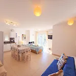 Lakithra Apartments 아파트