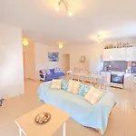 Lakithra Apartments 아파트