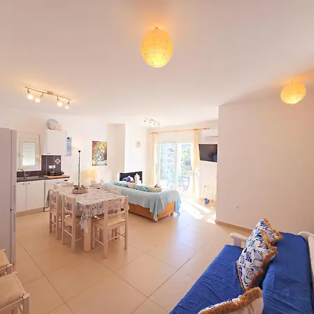 Lakithra Apartments 公寓