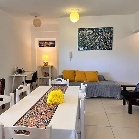 Daire Lakithra Apartments