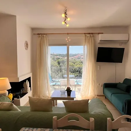 Lakithra Apartments *