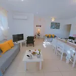 Lakithra Apartments Apartamento