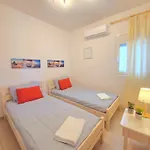 Lakithra Apartments
